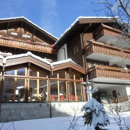 Dufour Alpin Superior Hotel 2*