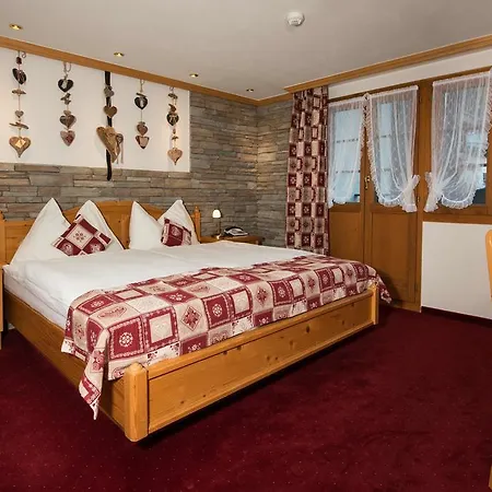 Dufour Alpin Superior Hotel